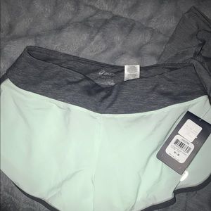 BNWT ASICS running outfit